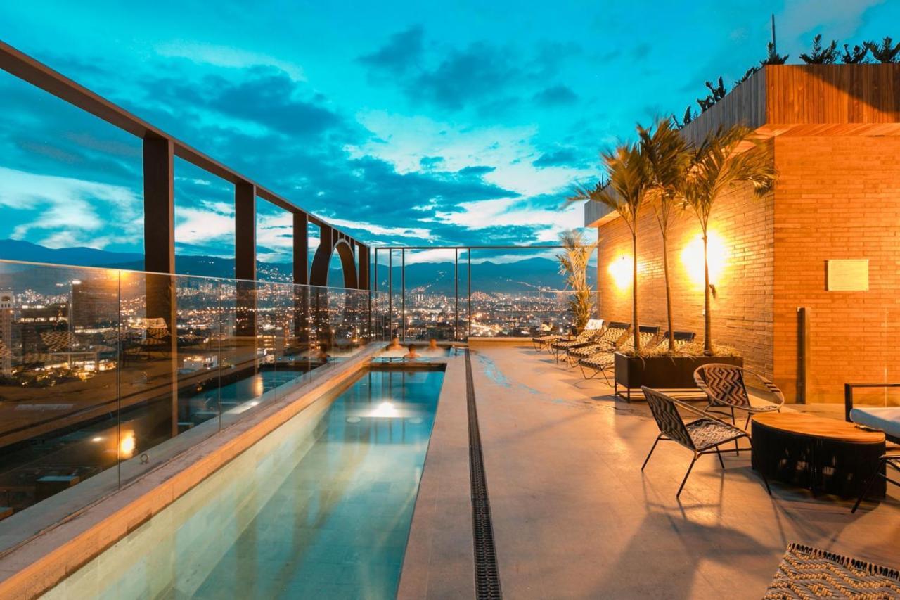Hotel Marquee Medellín Dış mekan fotoğraf Skyline pool